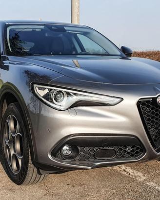Alfa Romeo Stelvio 2017 2.2 t Executive Q4 210cv