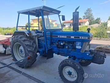 Trattore Ford 5610