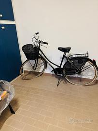 BICICLETTA DA DONNA NERA “OLD LINE”