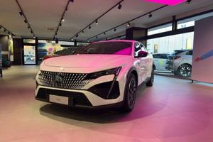 PEUGEOT 408 1.2 hybrid GT 136cv e-dsc6