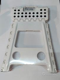 Sgabello pieghevole in plastica bianco