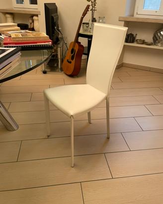 Sedie Nina di Cattelan