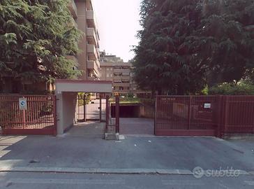 Garage - box via Guerciotti 33, Legnano