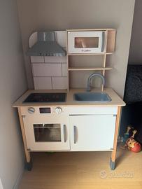 Cucina in legno per bambini