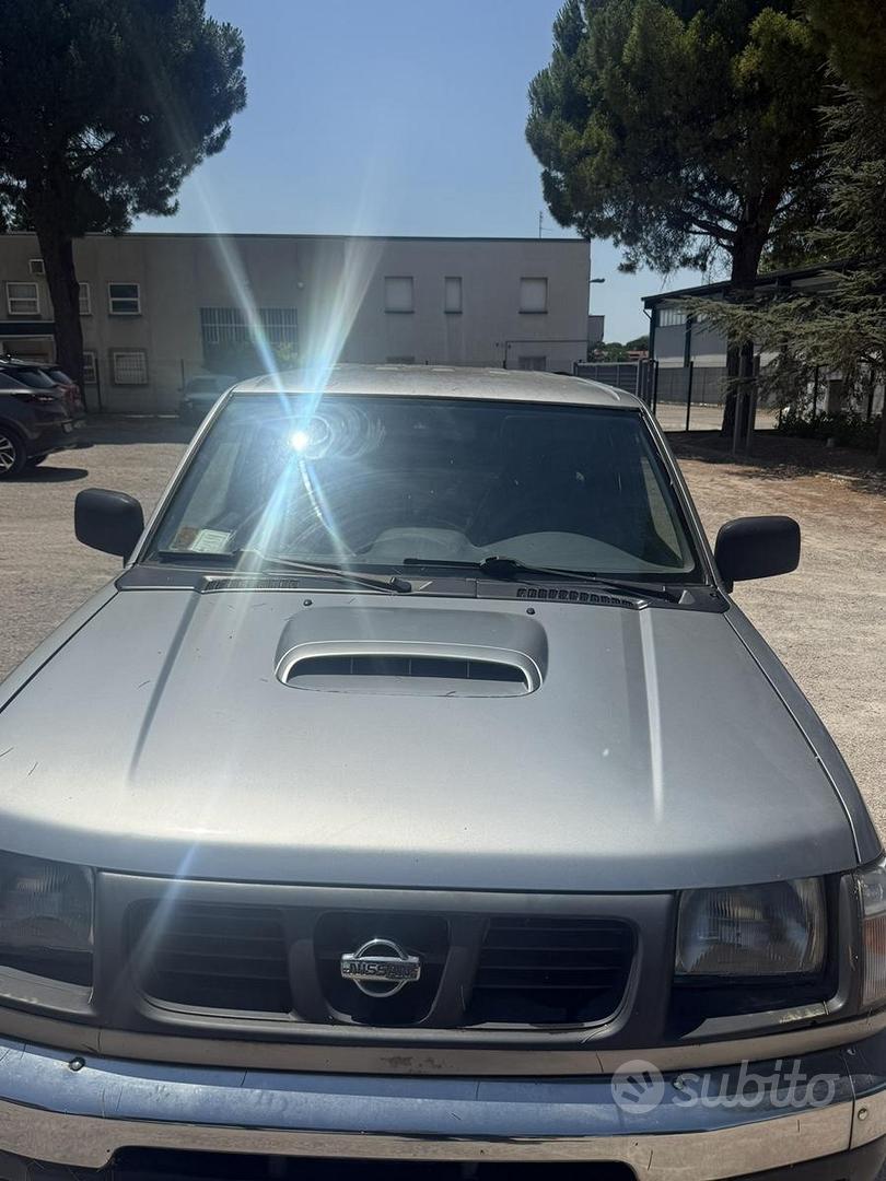 Nissan Pickup 2000 photo 3