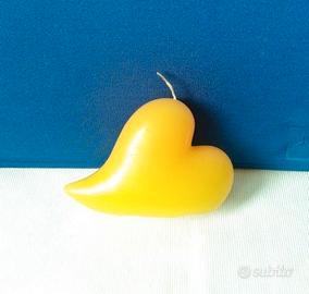 💛 Candela cuore , profumata , gialla