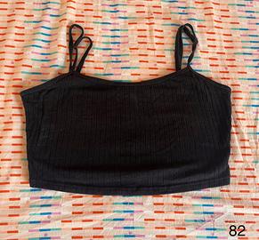 Top Crop Nero a Costine con Spalline Regolabili