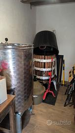 Attrezzatura per fare il vino