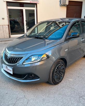Lancia Ypsilon 1.0 FireFly 5 porte S&S Hybrid Gold