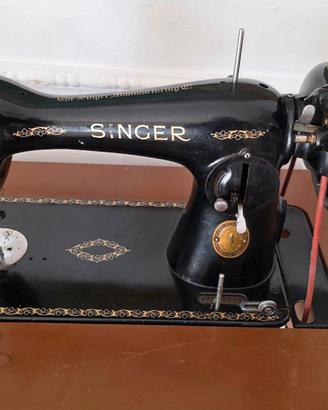 Macchina da cucire Singer vintage a pedale