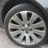 4 gomme CONTINENTAL 225 45 19 + 4 cerchi (1 rotto)