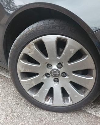 4 gomme CONTINENTAL 245 40 19 + 4 cerchi (1 rotto)