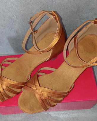 Scarpe da ballo latino americano 