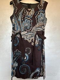 Abito chic di Sandro Ferrone