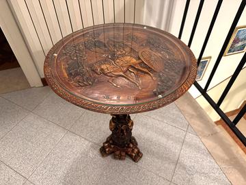 Tavolino in avorio artificiale