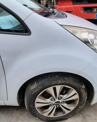 KIA VENGA 2015 - PARAFANGO DESTRO