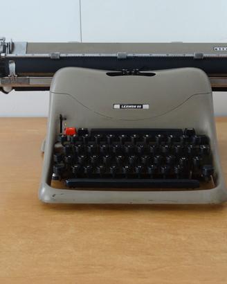 Macchina da scrivere Olivetti Lexikon 80