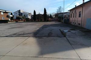 a Calcinato, zona Ponte San Marco Capannoni in ven