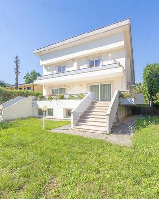 VILLA SINGOLA A GUIDONIA MONTECELIO