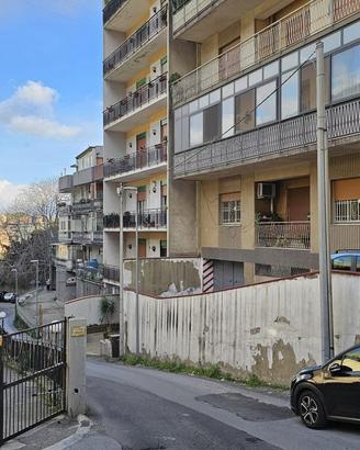 Via del Santo, tre vani oltre ampia veranda