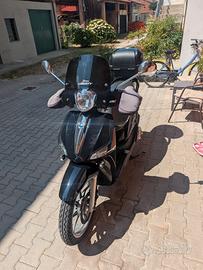 Piaggio Liberty 150 i-Get (2023) gomme nuove