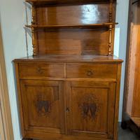 Credenza antica con piattaia restaurata