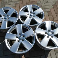 cerchi in lega da 17 pollici originali Volkswagen 