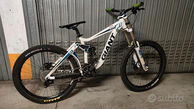 bici DH Giant Glory -s