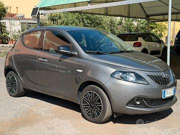 Lancia Ypsilon 1.0 FireFly 5 porte S&S Hybrid Gold