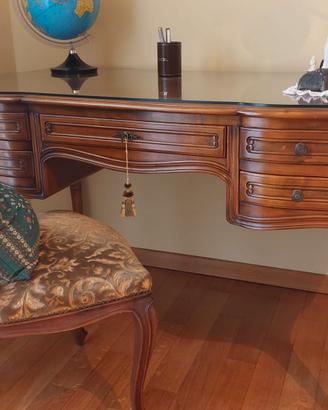 Scrivania in stile barocco