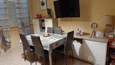 Tavolo e 6 sedie