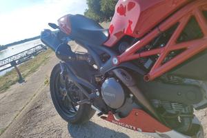 Ducati Monster 796