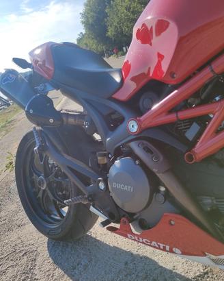Ducati Monster 796