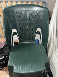Sedie verdi da esterni in plastica