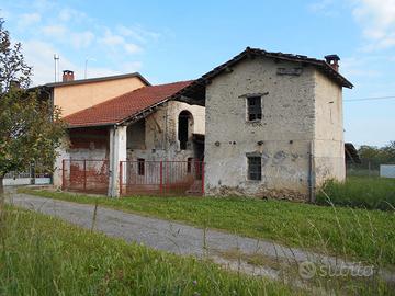 Casa da ristrutturare con terreno