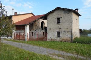 Casa da ristrutturare con terreno