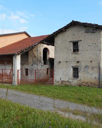Casa da ristrutturare con terreno