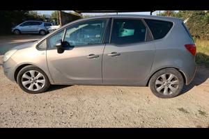 automobile Opel meriva