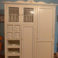 Credenza in stile shabby chic 