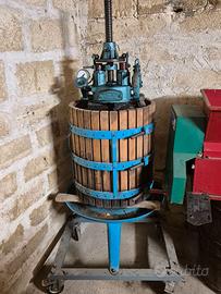 Attrezzature per fare il vino