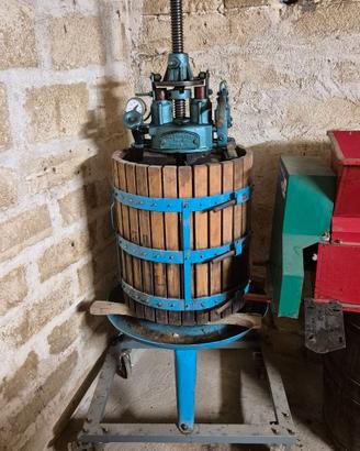 Attrezzature per fare il vino