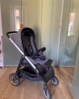 Inglesina Aptica Trio con Seggiolino Auto