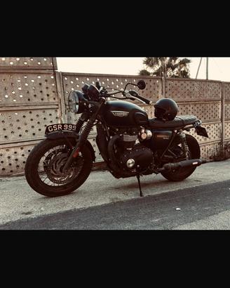 Triumph t20 black