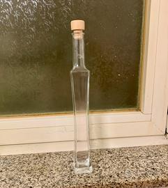 Bottiglia di vetro fondo quadrato 0,2 nuova