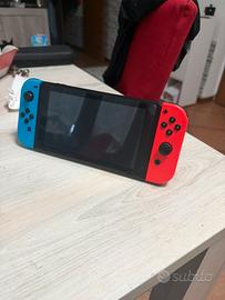 Nintendo Switch + vari accessori (Trattabile)