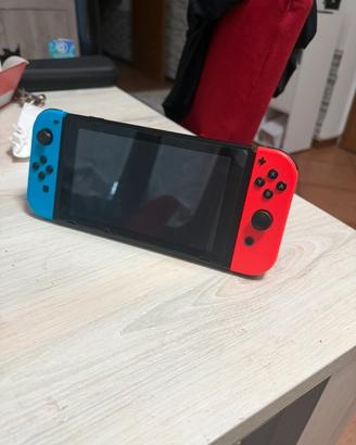 Nintendo Switch + vari accessori (Trattabile)