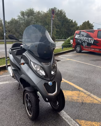 Piaggio MP3 300 i.e. LT – Patente B – 2015