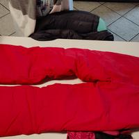 pantaloni e guanti da neve 