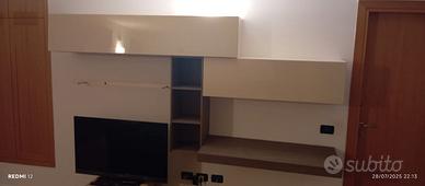 pensili e mensole soggiorno 