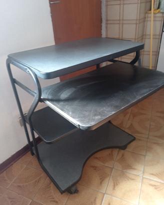 Mobile portacomputer. Solo ritiro.
